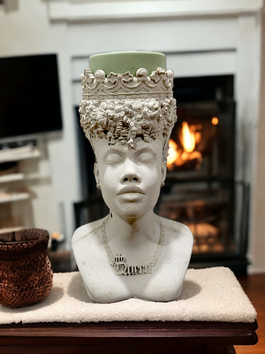 Queen Candle Holder